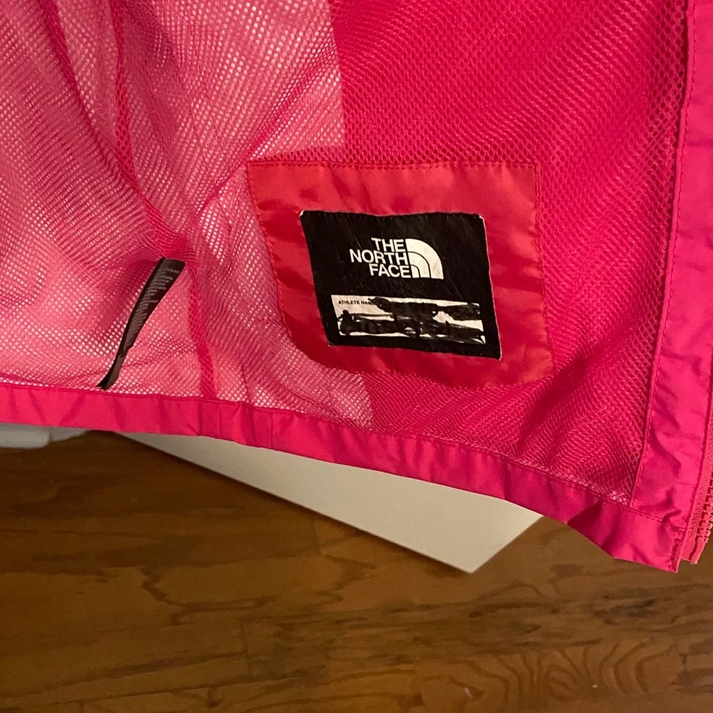The North Face Girls Windbreaker - Picture 12 of 14